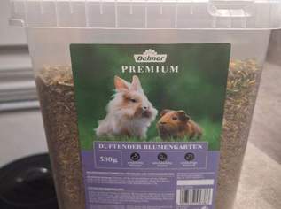 2 Transportboxen gegen Futter- und Einstreuspenden abzugeben!