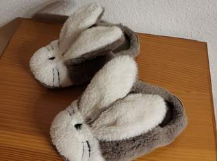 Hausschuhe/Patschen Gr. 26-27, 2 €, Kindersachen-Kindermode in 2214 Gemeinde Auersthal