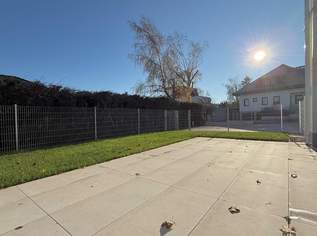 Exklusiver Erstbezug: Dachterrasse mit Wien-Blick, Stellplätze inkl. E-Lade, Garten/Terrasse u. v. m.!, 2497 €, Immobilien-Häuser in 2344 Gemeinde Maria Enzersdorf