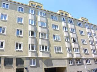 Günstiger Parkplatz PROVISIONSFREI zu vermieten
