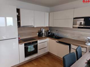 Neubauwohnung in begehrter Lage: herrliche Aussicht im letzten Stockwerk und bequem mit Lift erreichbar! Sonniger Balkon - hoher Wohlfühlfaktor!, 927.84 €, Immobilien-Wohnungen in 4400 Steyr