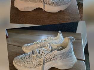 Sneakers Steve Madden, 25 €, Kleidung & Schmuck-Damenkleidung in 9800 Spittal an der Drau Sneakers Steve Madden, 25 €, Kleidung & Schmuck-Damenkleidung in 9800 Spittal an der Drau