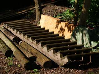 Holzstufenanlage aus Hartholz
