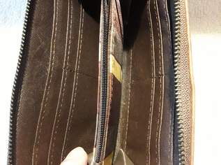NOCH IST DIESE SCHÖNE BRIEFTASCHE LEER !! NOCH IST DIESE SCHÖNE BRIEFTASCHE LEER !!