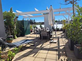 AUßERGEWÖHNLICHE DACHGESCHOSSWOHNUNG mit XL- Terrasse und großzügigem Garagenplatz-- Topzustand in 1130 Wien !, 650000 €, Immobilien-Wohnungen in 1130 Hietzing