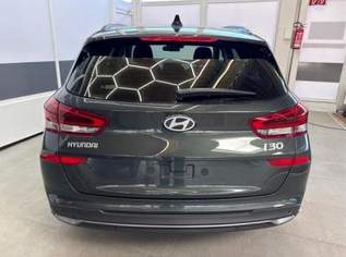 i30 Kombi STYLE EDITION NAVI SHZ KLIMAAUTOMAT..., 27591 €, Auto & Fahrrad-Autos in 6844 Gemeinde Altach