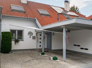 Sehr gepflegtes Reihenhaus mit Garten im Zentrum von Schlüßlberg!, 0 €, Immobilien-Häuser in 4707 Schlüßlberg Sehr gepflegtes Reihenhaus mit Garten im Zentrum von Schlüßlberg!, 0 €, Immobilien-Häuser in 4707 Schlüßlberg
