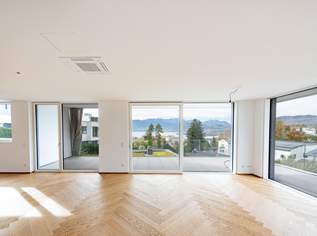 Ikonisches Penhouse mit Eigengarten, großer Terrasse und SEEBLICK, 4602.02 €, Immobilien-Wohnungen in 4810 Gmunden