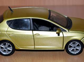 bBurago Seat Ibiza goldfarben Maßstab 1:24