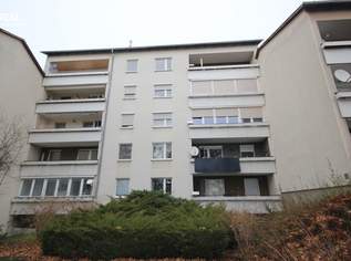 Ruhige 3-Zimmer-Wohnung mit großer Süd-Loggia und Weitblick, 205000 €, Immobilien-Wohnungen in 2130 Mistelbach
