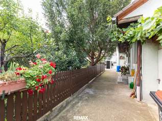 Platz für Ideen, Raum für Träume- Haus mit 2 Wohneinheiten und mit großem Garten in Gols, 350000 €, Immobilien-Häuser in 7122 Gols Platz für Ideen, Raum für Träume- Haus mit 2 Wohneinheiten und mit großem Garten in Gols, 350000 €, Immobilien-Häuser in 7122 Gols