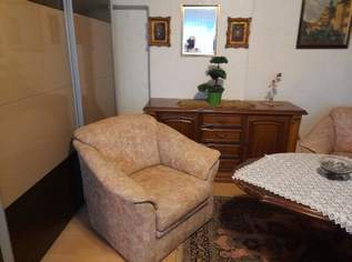 Kleine Wohnung in einem Haus mit großen Garten 