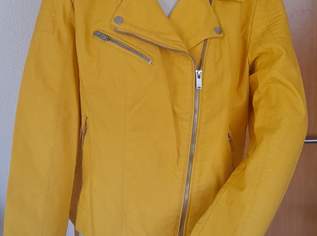 Neuwertige Kunstlederjacke in Größe 40 von Only, 25 €, Kleidung & Schmuck-Damenkleidung in 6600 Marktgemeinde Reutte