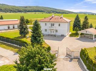 Exklusives Pferdeanwesen nahe Wien – Villa, Reitviereck mit Flutlichtanlage, eingezäunte Koppeln, zweites Wohnhaus und über 25.000 m² Eigengrund, 1980000 €, Immobilien-Häuser in 3062 Katastralgemeinde Sichelbach