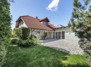 Großzügiges Familiendomizil mit uneinsichtigem Garten, Hallenbad, Sauna und Garage für 2 PKW, 928000 €, Immobilien-Häuser in 2353 Gemeinde Guntramsdorf Großzügiges Familiendomizil mit uneinsichtigem Garten, Hallenbad, Sauna und Garage für 2 PKW, 928000 €, Immobilien-Häuser in 2353 Gemeinde Guntramsdorf