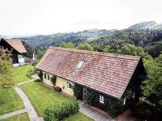 Südsteiermark: Zwei Exklusive Landhäuser - ein Winzerhaus und ein Kellerstöckl - mit drei Wohneinheiten plus Whirlpool, Außensauna und ein schöner Blick über die Weinberge!, 2350000 €, Immobilien-Häuser in 8463 Leutschach an der Weinstraße