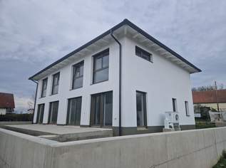 WOHNEN AN DEN DONAUAUEN UND AM WAGRAM: MODERN, MASSIV & HOCHWERTIG WOHNEN IN DER WEINREGION WAGRAM MIT BESTER INFRASTRUKTUR UND VERKEHRSANBINDUNG, 399000 €, Immobilien-Häuser in 3462 Frauendorf an der Au WOHNEN AN DEN DONAUAUEN UND AM WAGRAM: MODERN, MASSIV & HOCHWERTIG WOHNEN IN DER WEINREGION WAGRAM MIT BESTER INFRASTRUKTUR UND VERKEHRSANBINDUNG, 399000 €, Immobilien-Häuser in 3462 Frauendorf an der Au