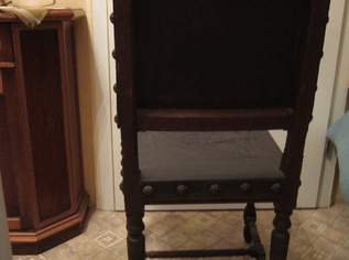 Antiker Holzsessel Leder/ Nieten - siehe Bilder Antiker Holzsessel Leder/ Nieten - siehe Bilder