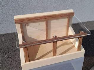 Vogelfutterhaus mit Plexiglasdach, 29 €, Marktplatz-Tiere & Tierbedarf in 2232 Gemeinde Deutsch-Wagram Vogelfutterhaus mit Plexiglasdach, 29 €, Marktplatz-Tiere & Tierbedarf in 2232 Gemeinde Deutsch-Wagram