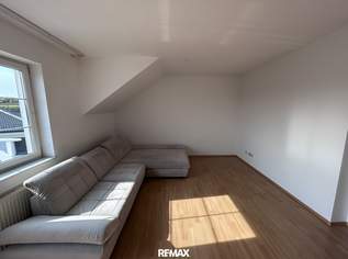 Gepflegte Dachgeschosswohnung in Schrick – Wohnkomfort mit Balkon, Keller und Parkplatz, 245000 €, Immobilien-Wohnungen in 2191 Schrick Gepflegte Dachgeschosswohnung in Schrick – Wohnkomfort mit Balkon, Keller und Parkplatz, 245000 €, Immobilien-Wohnungen in 2191 Schrick