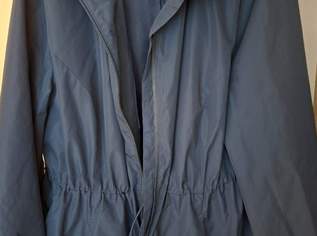 Regenmantel mit Kaputze, 10 €, Kleidung & Schmuck-Damenkleidung in 1210 Floridsdorf
