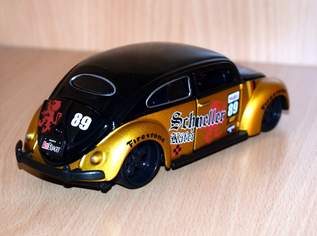 Maisto Modellauto VW Käfer (Beetle) gold/ schwarz Maßstab 1:24