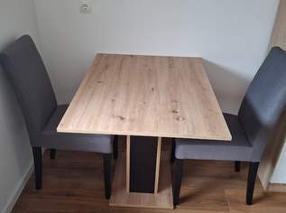 Tisch aus Eiche 110x75x73 cm + 2 Stühle in hellgrau, 50 €, Marktplatz-Sammlungen & Haushaltsauflösungen in 9020 Klagenfurt am Wörthersee