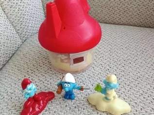 Schlumpf Set mit Pilz Haus ca 10cm hoch, ca 8cm Durchmesser, alles ZUSAMMEN FIXPREIS 10€ / NUR SELBSTABHOLUNG,23 Bez. KEIN Versand ! ! ! ! !