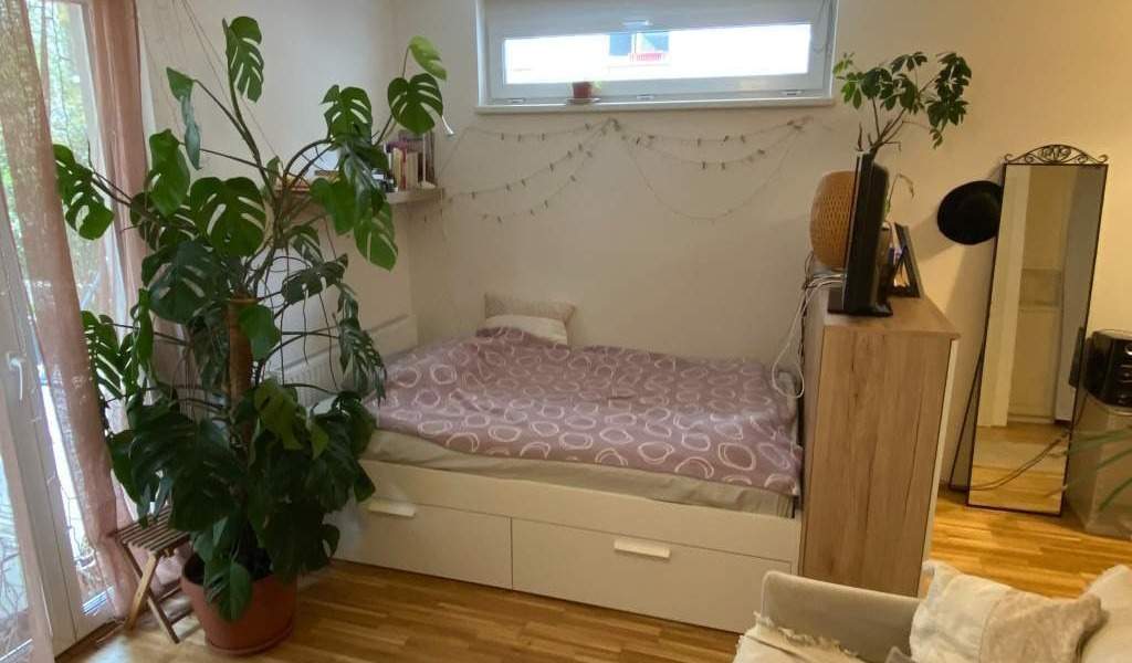 Kleine Einzimmer-Wohnung mit eigenem Garten & Terrasse