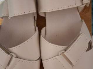 Neue weisse Sandalen, 25 €, Kleidung & Schmuck-Damenkleidung in 1210 Floridsdorf