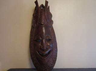 Afrikanische Holzschnitzkunst - Wandmaske - Holz - schwer - massiv - 61,5cm x 23cm, 30 €, Haus, Bau, Garten-Geschirr & Deko in 1100 Favoriten