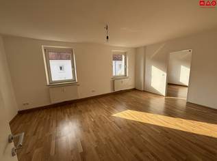 Exklusive Luxus-Singlewohnung in Steyr-Münichholz: frisch saniert, hochwertig ausgestattet, lichtdurchflutete Wohnräume und herrlicher Grünblick – inklusive Abstellraum, der sich ideal als Ankleidezimmer nutzen lässt!, 540.25 €, Immobilien-Wohnungen in 4400 Steyr