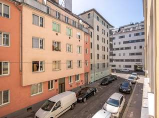 ++NEU++ Sanierungsbedürftige 4-Zimmer ALTBAUwohnung in Bester-Lage!, 599000 €, Immobilien-Wohnungen in 1020 Leopoldstadt