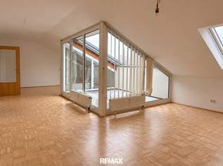 Charmante Dachgeschosswohnung mit Terrasse und Tiefgaragenplatz im Zentrum von Leonding, 269000 €, Immobilien-Wohnungen in 4060 Leonding