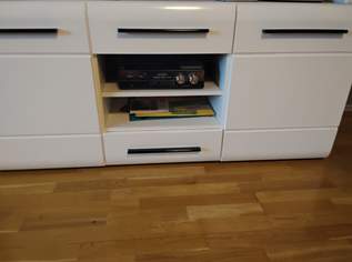 Kleiner Niederschrank, 40 €, Haus, Bau, Garten-Möbel & Sanitär in 3390 Gemeinde Melk