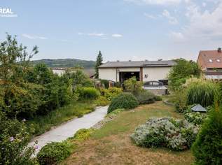 Einmalig attraktives Wohnhaus mit Traumgarten, Pool, Garagenplätzen und großen Nebengebäuden, 670000 €, Immobilien-Häuser in 2003 Leitzersdorf Einmalig attraktives Wohnhaus mit Traumgarten, Pool, Garagenplätzen und großen Nebengebäuden, 670000 €, Immobilien-Häuser in 2003 Leitzersdorf