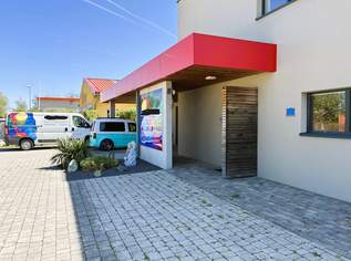Modernes Bürogebäude mit Wohnnutzung und Pool Nähe Eisenstadt und Rust/See, 567000 €, Immobilien-Gewerbeobjekte in 7064 Oslip