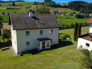 Großzügiges Einfamilienhaus mit Platz für zwei Wohneinheiten und gepflegtem Garten, 265000 €, Immobilien-Häuser in 4153 Peilstein im Mühlviertel