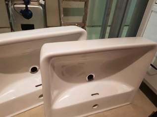 2 Laufen Waschbecken , 160 €, Haus, Bau, Garten-Möbel & Sanitär in 8052 Graz