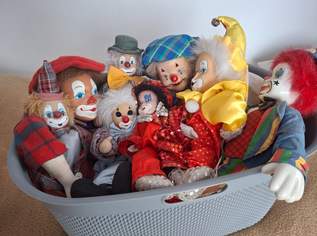 8 Clowns - verschiedene Größen - Sammelobjekt oder Kinderspielzeug, 150 €, Marktplatz-Antiquitäten, Sammlerobjekte & Kunst in 8041 Graz