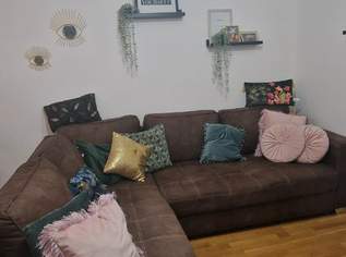 Gut erhaltene Auszieh couch 