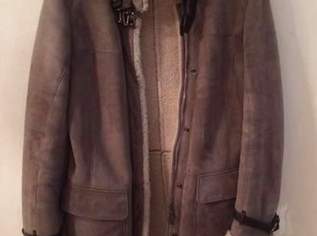 Edler Wildledermantel von italienischen Luxushersteller mabrun, 350 €, Kleidung & Schmuck-Damenkleidung in 5061 Elsbethen
