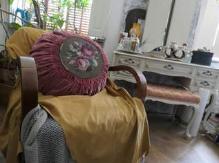 alte, romantische Mietwohnung im Herzen Wiens mit Pawlatsche mit wildem Wein hinter Parlament , 500 €, Immobilien-Kleinobjekte & WGs in 1080 Josefstadt alte, romantische Mietwohnung im Herzen Wiens mit Pawlatsche mit wildem Wein hinter Parlament , 500 €, Immobilien-Kleinobjekte & WGs in 1080 Josefstadt