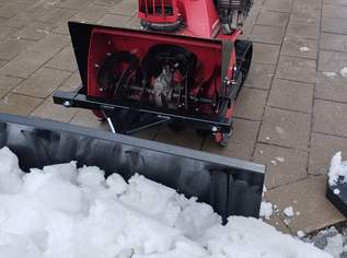 Honda Schneefräse mit Schneeschild
