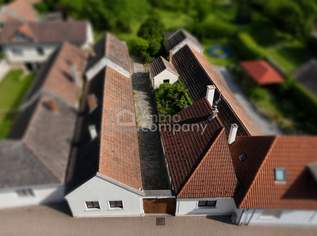 Renovierungsbedürftiges Haus mit zwei Wohneinheiten und viel Lagerfläche zu verkaufen!, 245000 €, Immobilien-Häuser in 2452 Gemeinde Mannersdorf am Leithagebirge