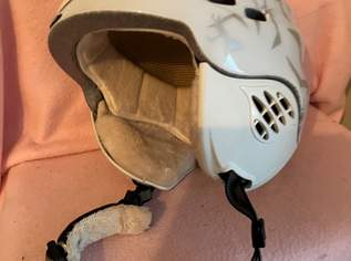 Neuwertiger Damen/Mädchen. Schihelm, 45 €, Marktplatz-Sportgeräte & Zubehör in 4942 Gurten