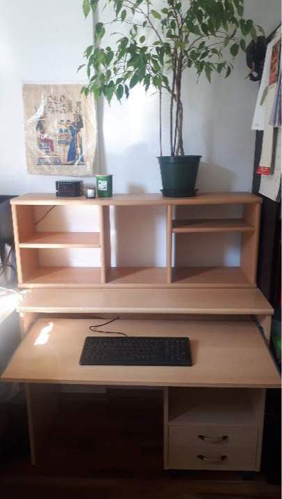 Großer Schreibtisch/ Computertisch mit Rollcontainer und Regal